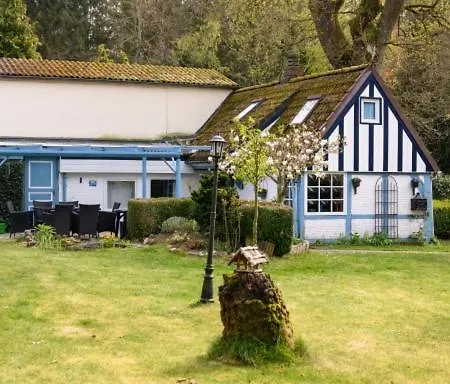 Nyaraló Hut By The Lake *
